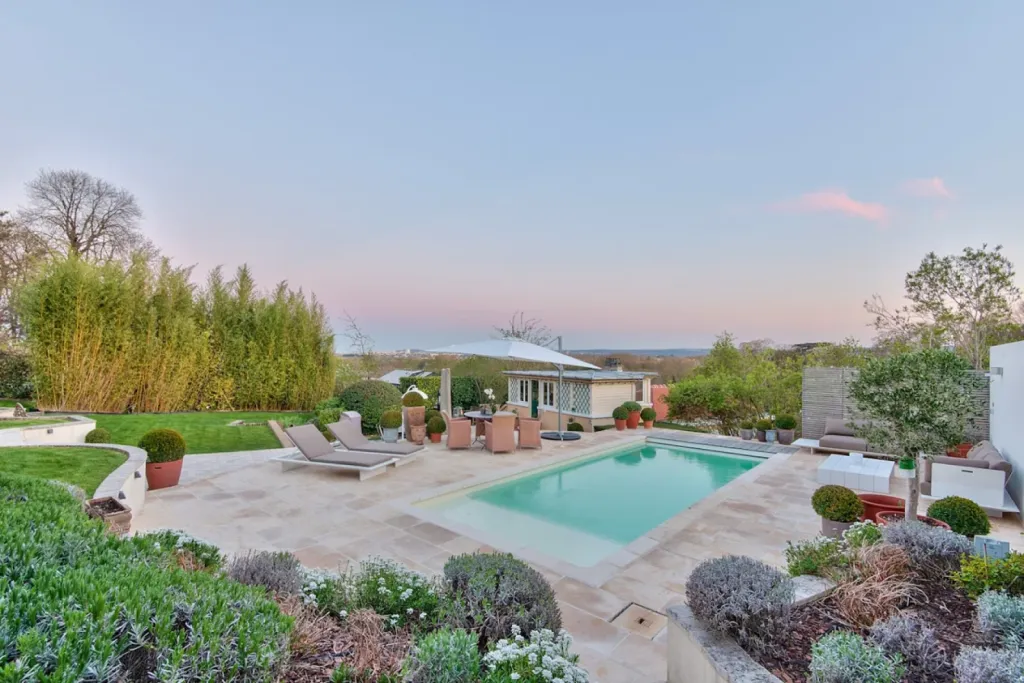 Mettre en valeur un bien immobilier pour la location saisonnière : choisissez la qualité d'un shooting professionnel !