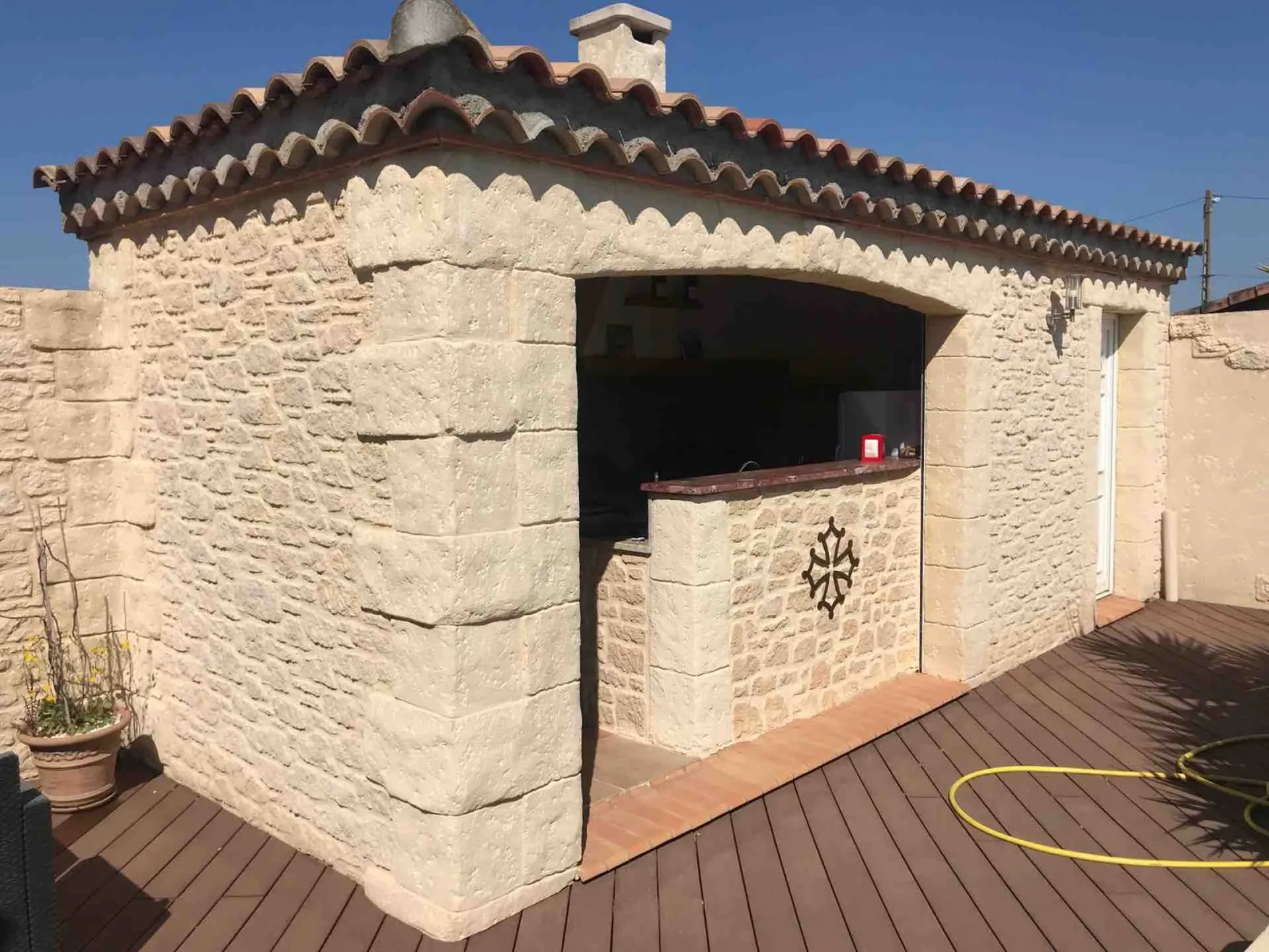 Rénovation d’une façade en pierre à Lignan-sur-Orb proche de Béziers 