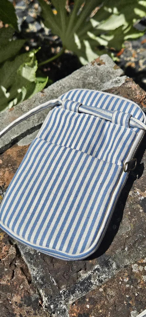 Pochette téléphone Bill Hindbag chez Evasion à Eu