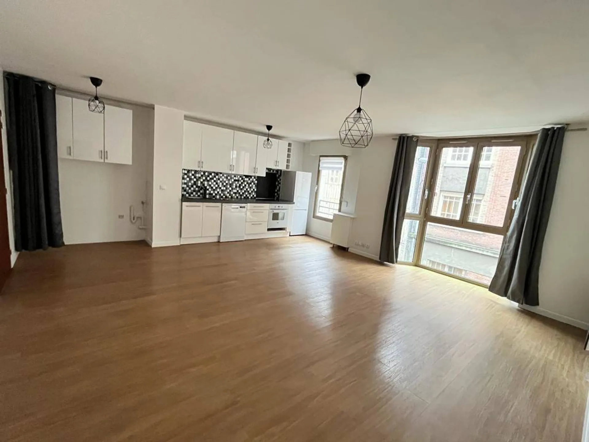 Situé au 23 rue Bourg l'Abbé à Rouen