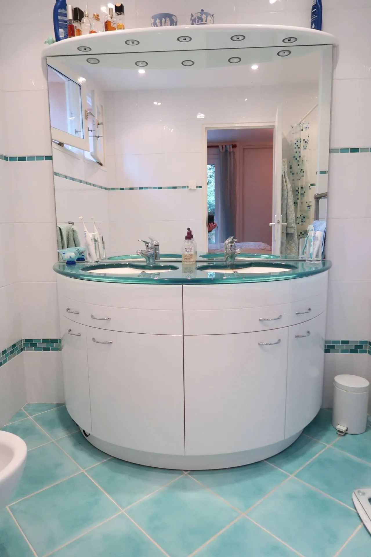 Cassis maison villa vue mer, piscine, garage et studio dans parc sécurisée au calme proche plage   