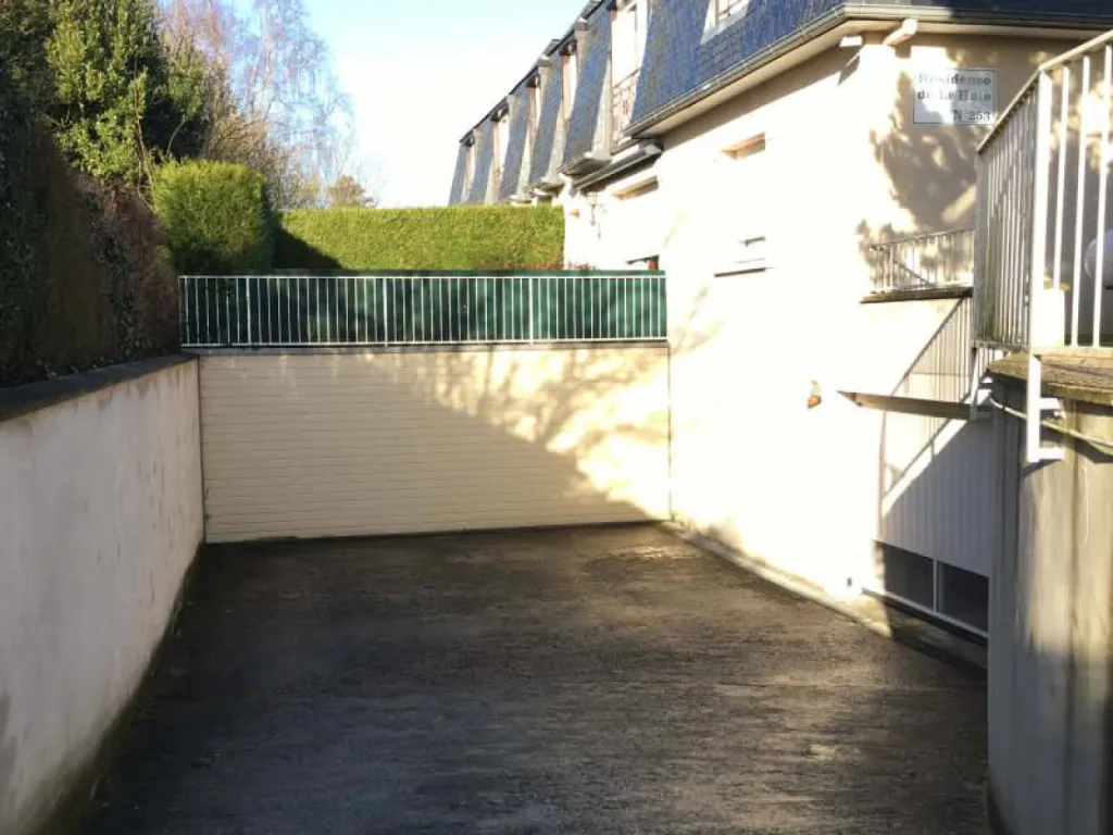 Comprenant un emplacement de parking en sous-sol