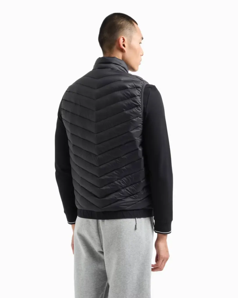 Comment porter une doudoune sans manches matelassée Armani Exchange à Dieppe en Seine-Maritime ?