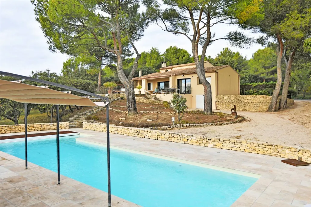 Villa avec piscine et vue à quelques pas du Golf de Saumane   