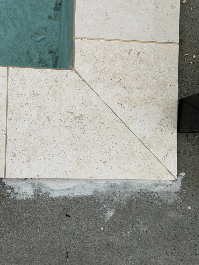 Passer par un spécialiste de la construction de piscines maçonnées pour un bassin de 8x4 à Andernos (33510)