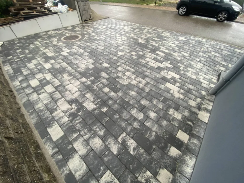 Terrasse d'une maison en pavé pour une maison à Ringeldorf, à proximité de Val-de-Moder CLK