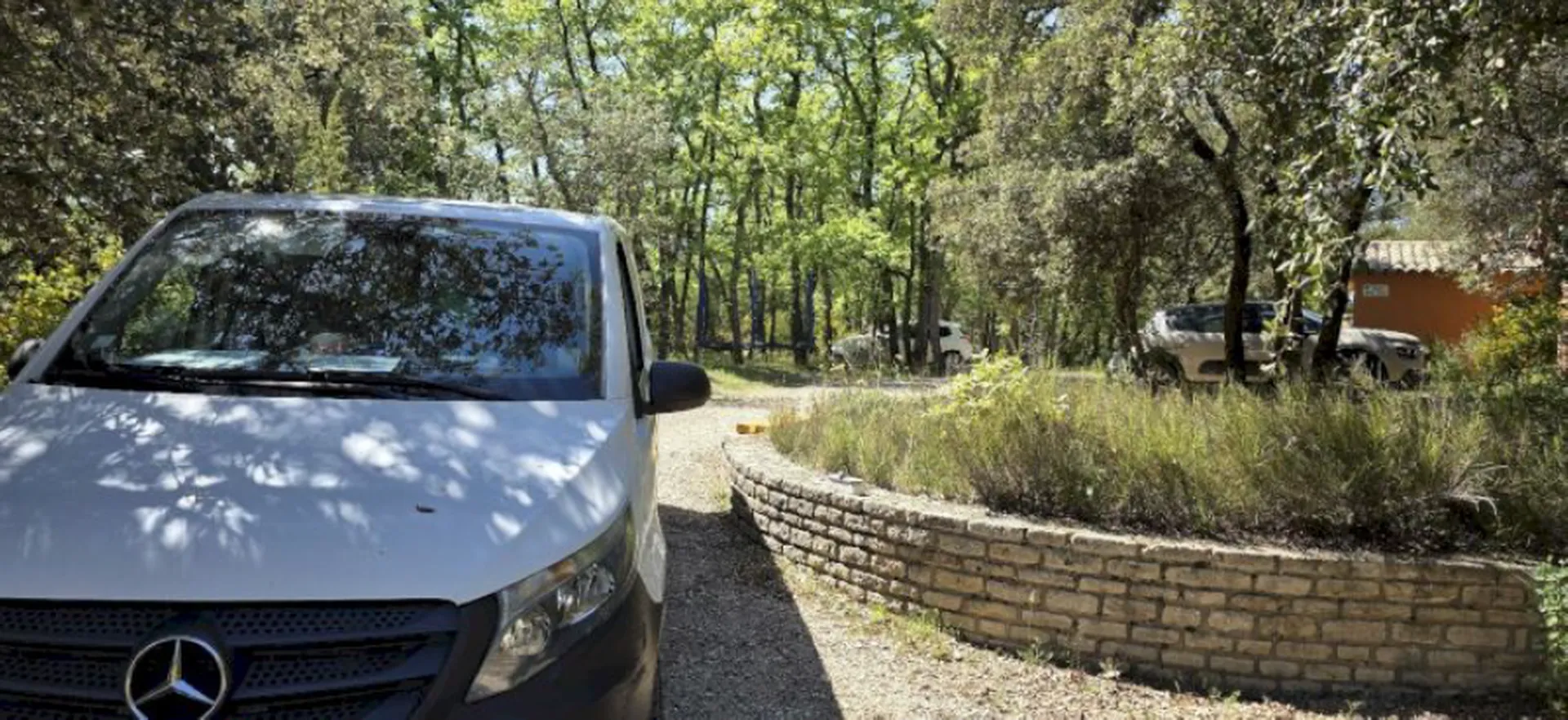 Réhabilitation de canalisation EU à Saint-Saturnin-lès-Apt Chemisage en réversion · 5 mètres · Reprise d'étanchéité des regards