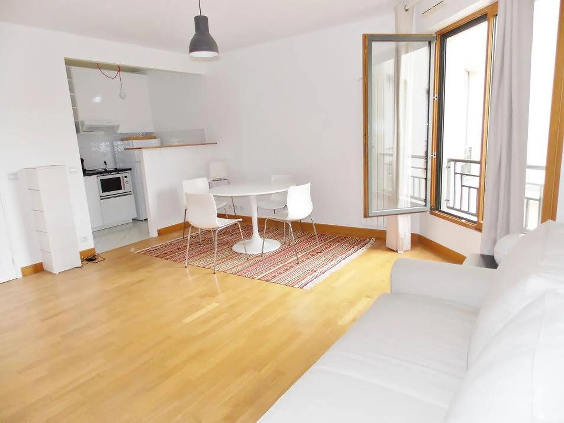 Location studio en excellent état et au calme