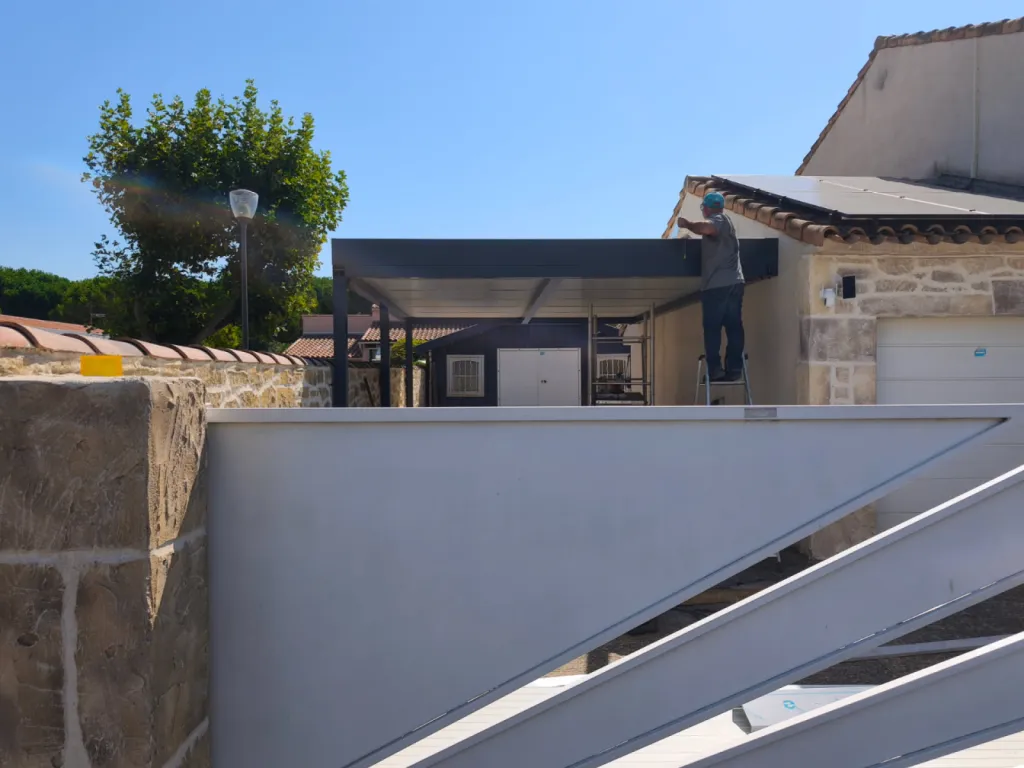 CARPORT VEHICULE ABRI FABRIQUE SUR MESURE AVEC POSE VITROLLES GARDANNE 