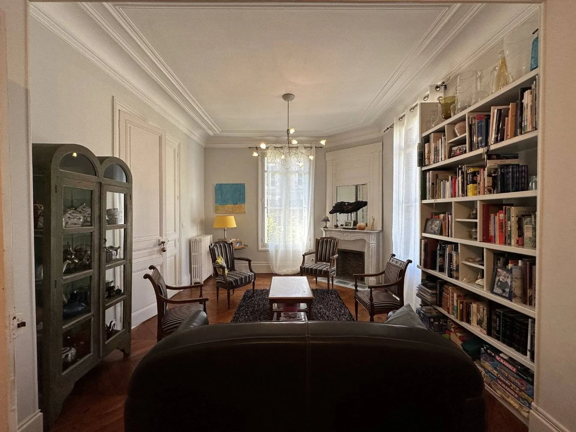 Vends maison historique du 19e siècle offre un charme d'époque, alliant espace, confort et histoire