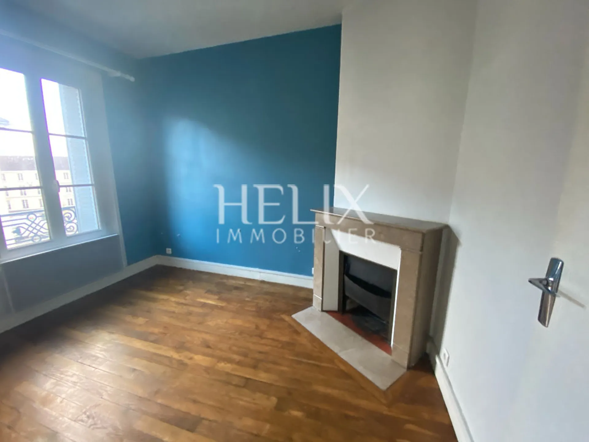 Place du marché neuf de saint germain en laye un appartement dans un bel immeuble ancien 