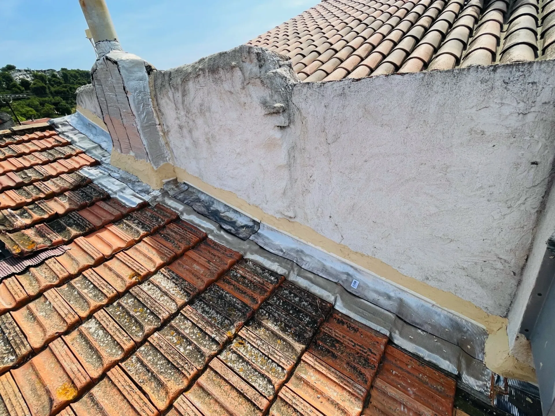 Couvreur pour changement de solin de toiture Les Milles