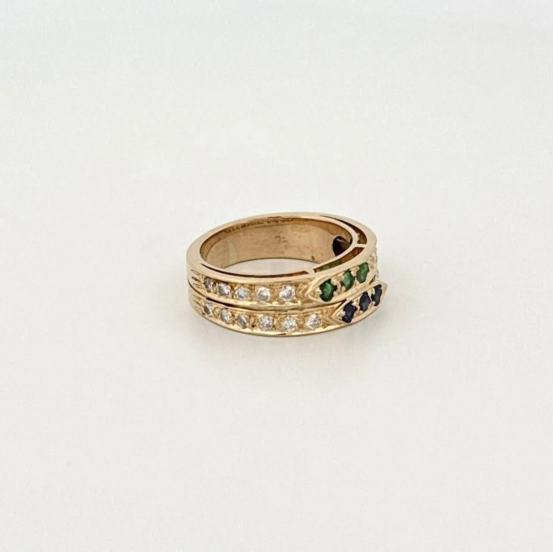 Splendeur Incomparable : La Bague en Or avec Saphirs et Émeraudes chez Or Ligne à La Teste