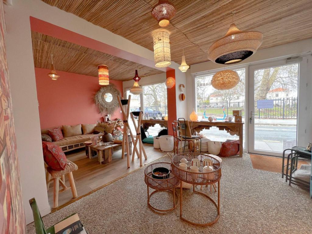 Immeuble à usage commercial Bordeaux Caudéran Centre 