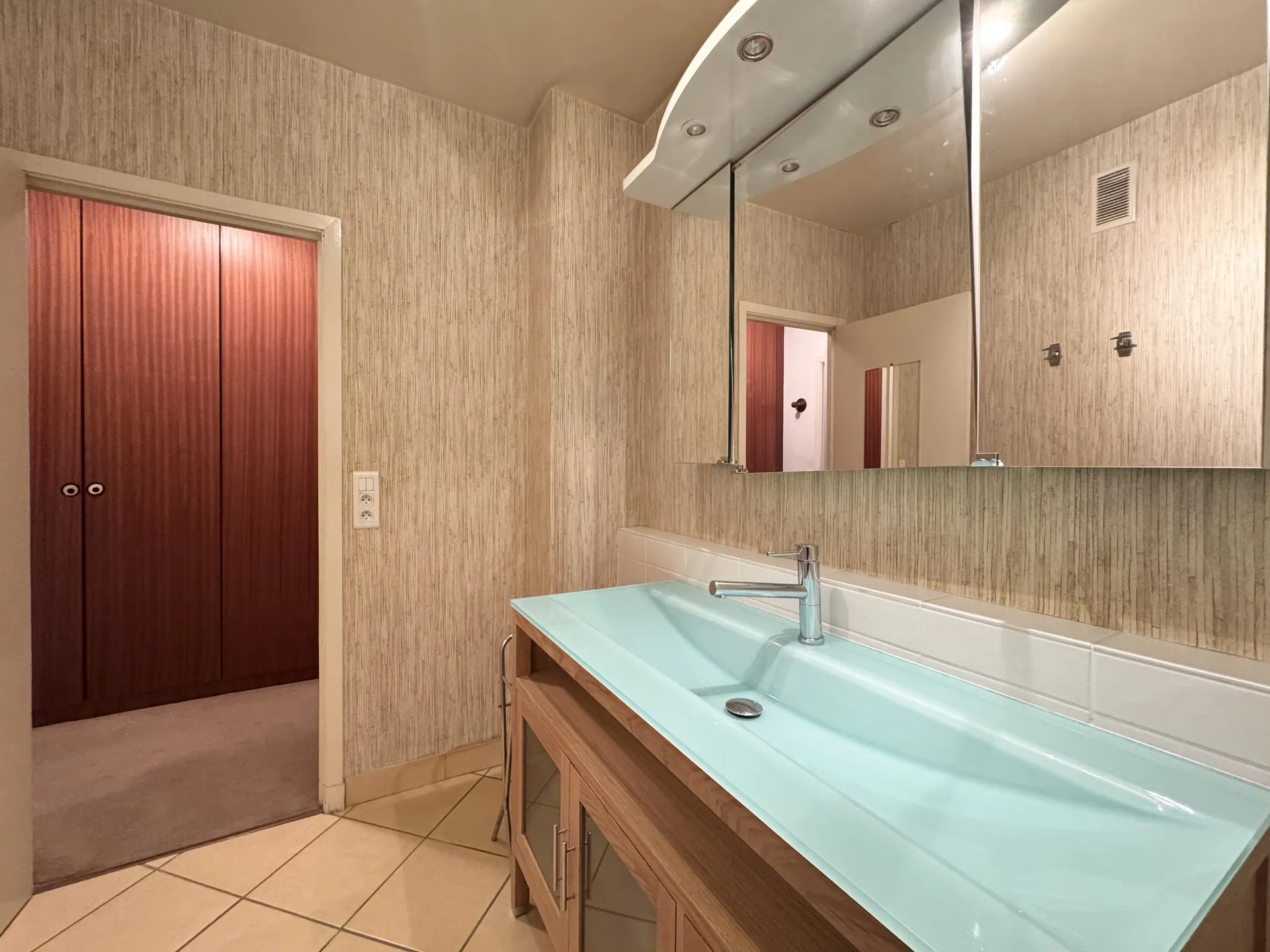 salle de bain attenante un dressing Helix Immobilier 