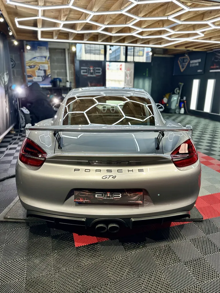 Protection carrosserie sur Limonest spécialiste porsche GT4