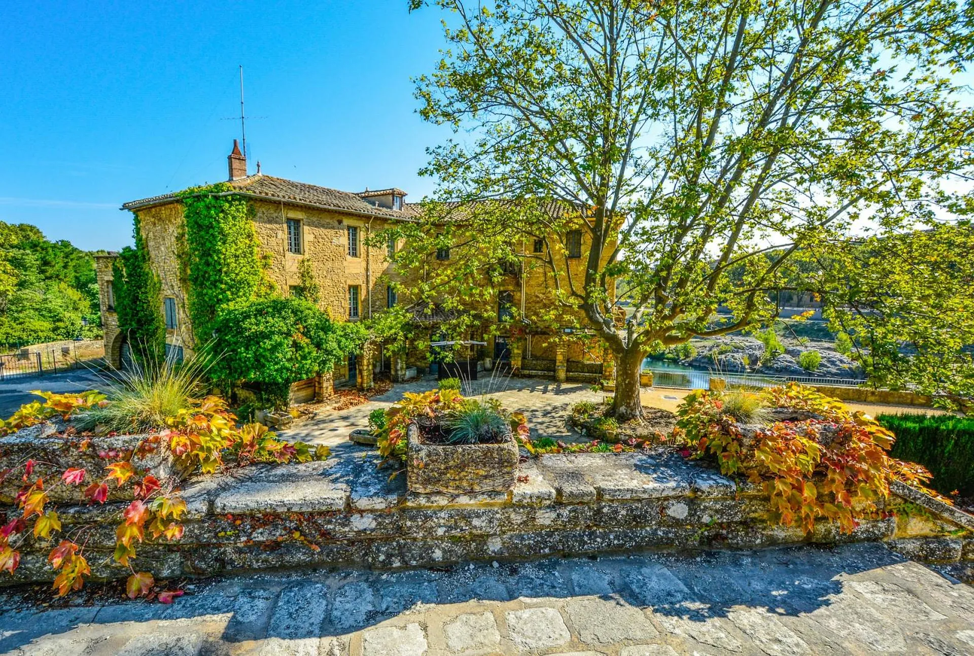 Création de jardin à Marseille avec un Paysagiste agence mrc