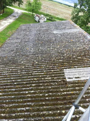 Intervention sur tous types de toitures amiante à Montpellier et Toulouse : Spécialiste toitures amiantées et étanchéité durable