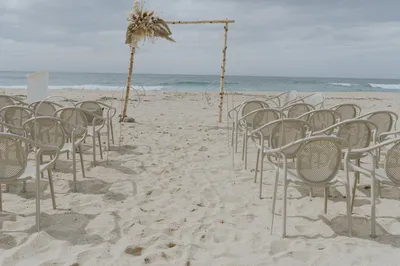 romantic-secular-wedding-ceremony-beach-calvi