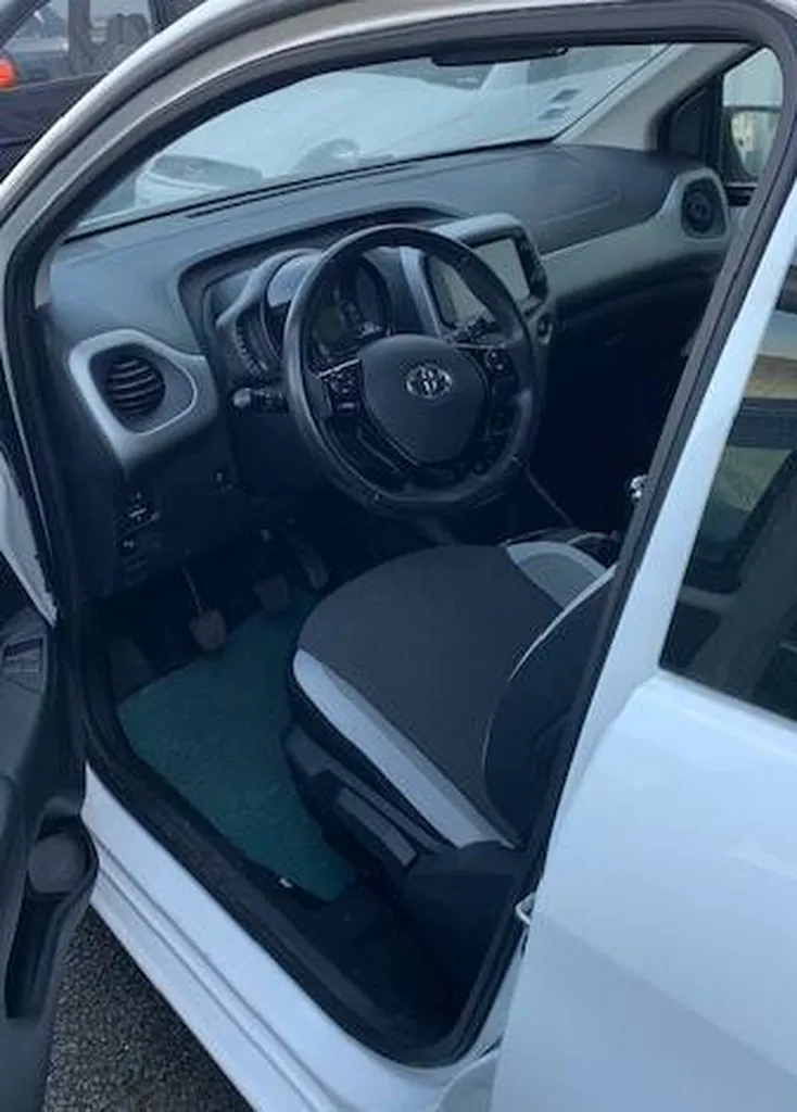 TOYOTA AYGO II 1.0 VVT-I 4CV X-PLAY 5P