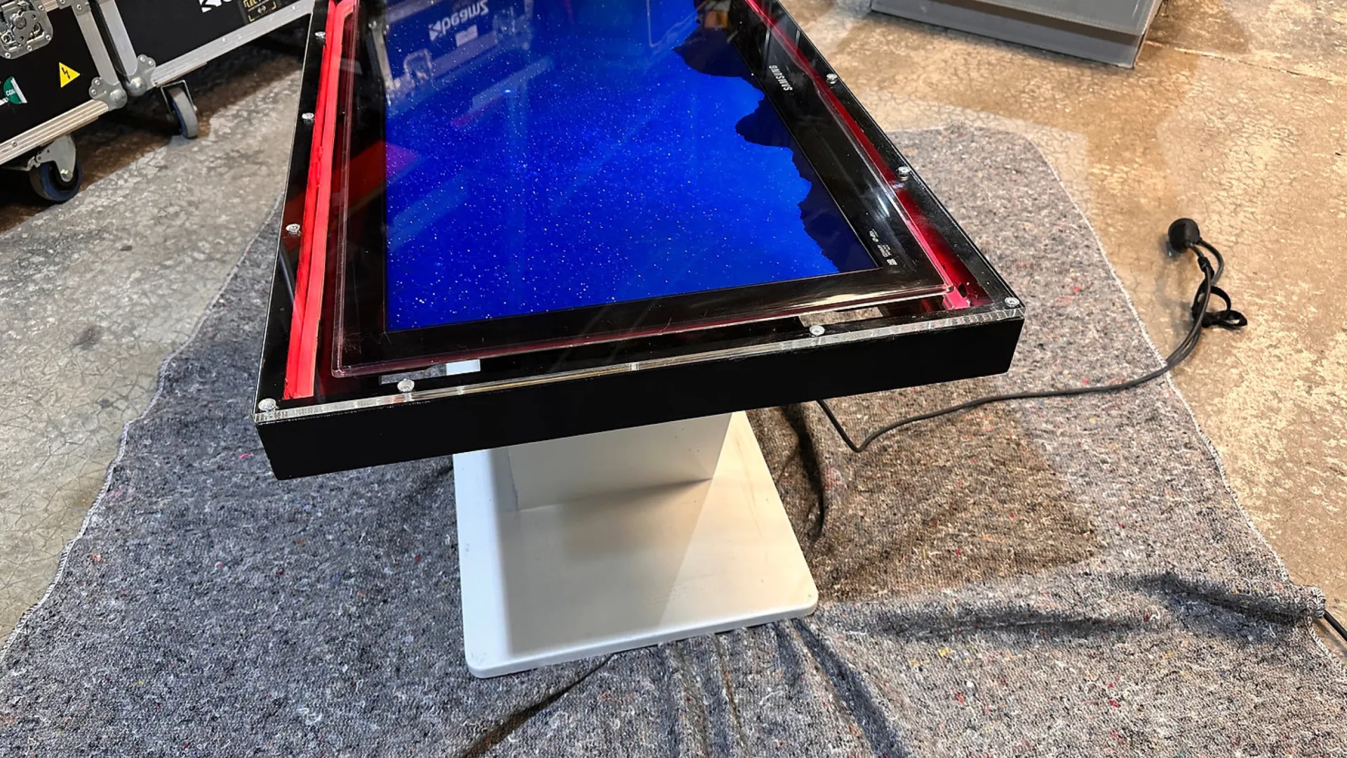 location écran table intégré à Monaco dans les alpes maritimes