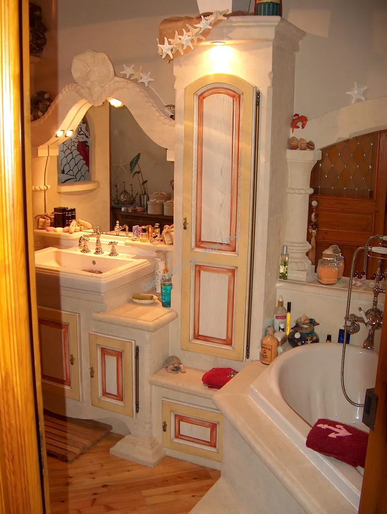 Salle de bains en pierre d'Estaillades