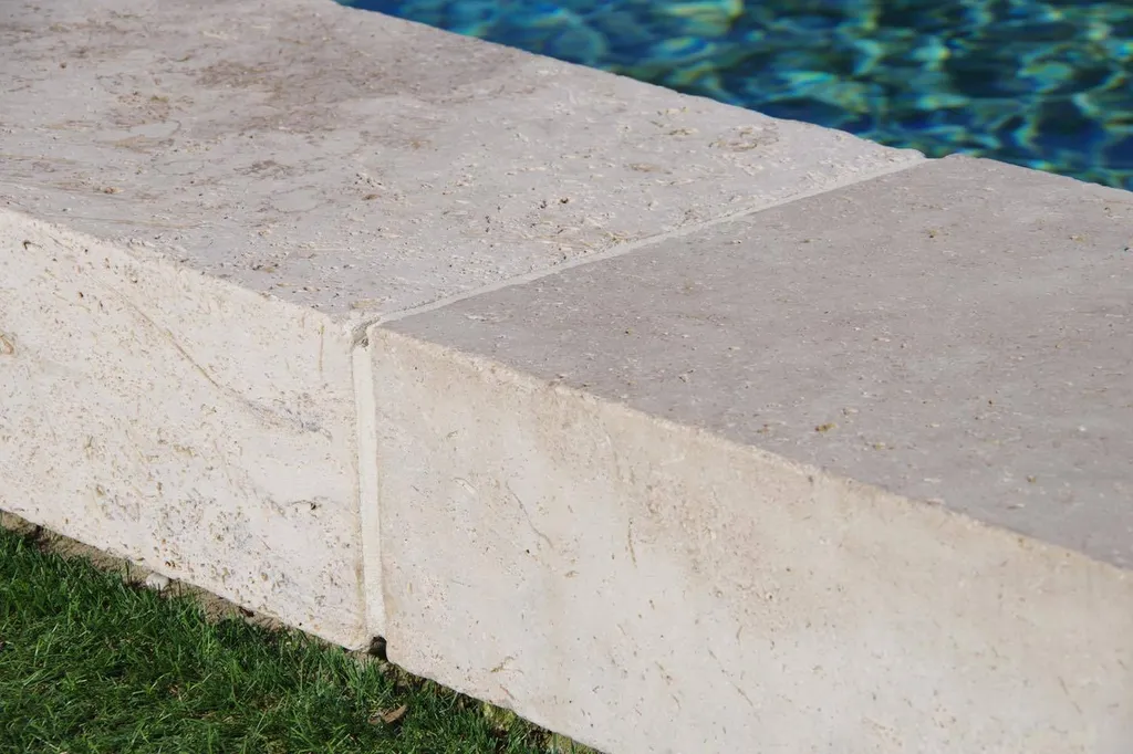 Où acheter des margelles XXL pour ma piscine à Ambarès et Lagrave près de Bordeaux ?