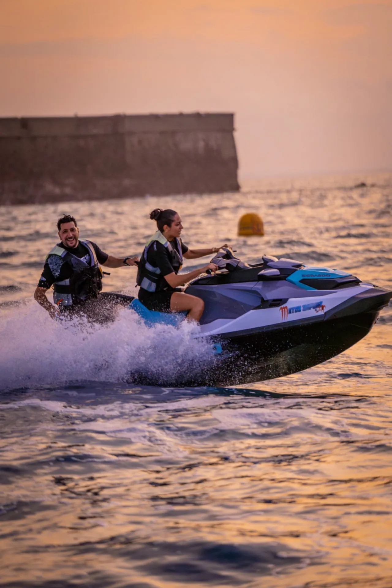 Fêter un anniversaire entre amis ou en famille avec une sortie sensation en jet-ski Cap d’Agde avec Matos Import, Grau d’Agde et Marseillan
