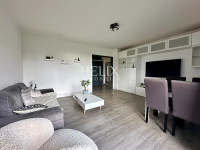 Sous compromis à Plaisir pour cet appartement de 3 pièces avec 2 chambres au dernier dernier étage de la résidence Petit Bontemps