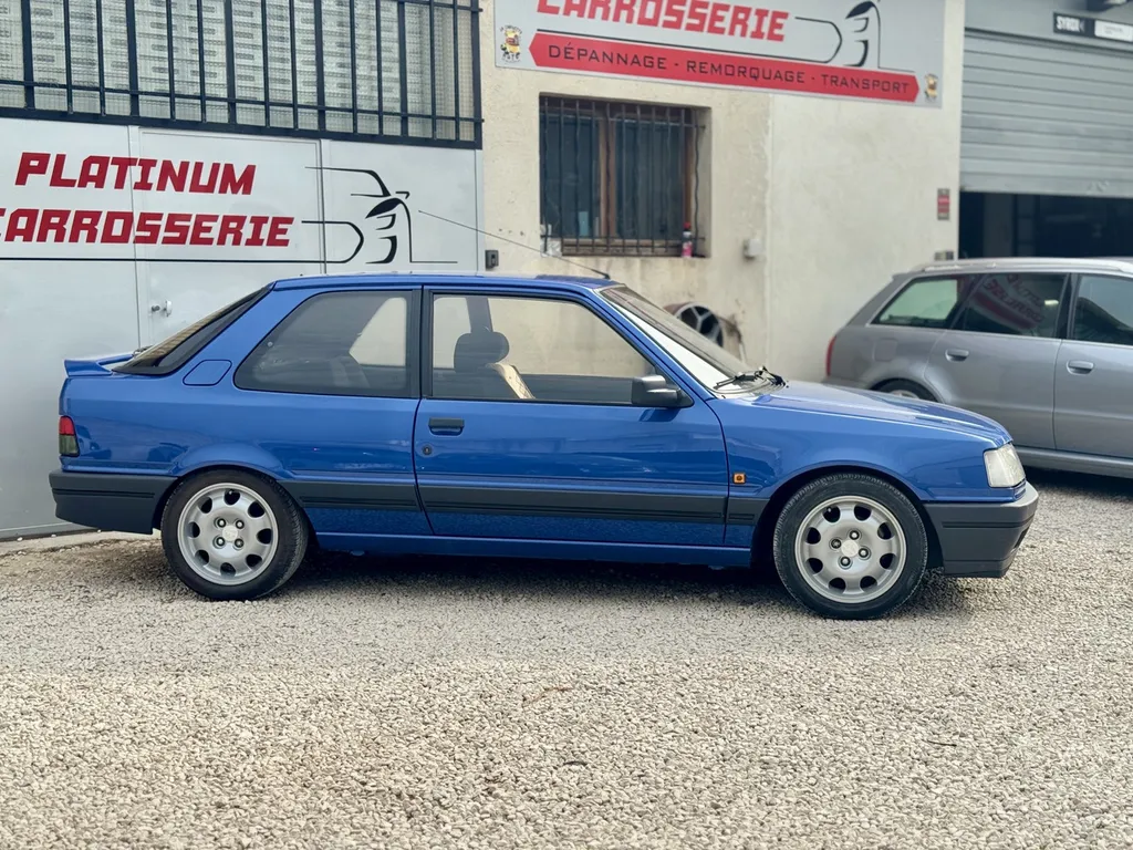 Une icône des années 90 la Peugeot 309 GTI 16 chez Platinum Carrosserie proche d’Aubagne et de Marseille