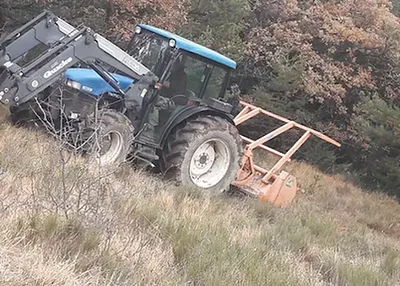 Débroussaillage avec tracteur agricole à Nice