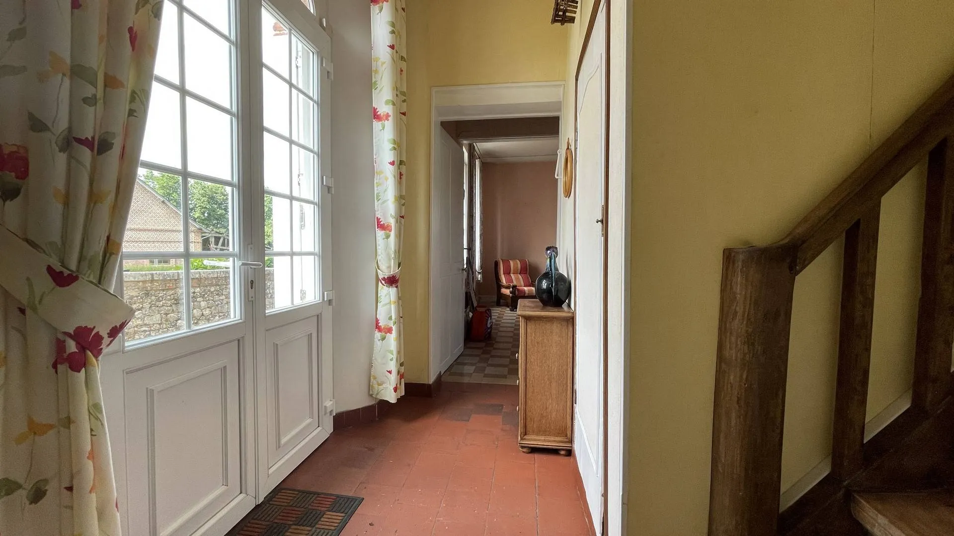 **Immobilier de caractère** : Découvrez cette charmante maison de maître de 125m², en vente chez Terres et Demeures De Normandie.