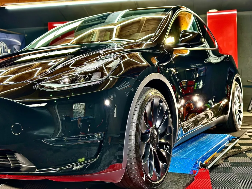 Protection carrosserie PPF Lyon plus traitement céramique carrosserie Tesla model Y Perf 