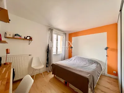 appartement en duplex comme une maison dans le centre ville du Vésinet proche commerce et gare RER