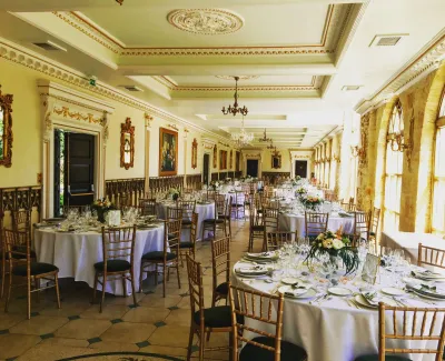 getting married in chateau in Bordeaux