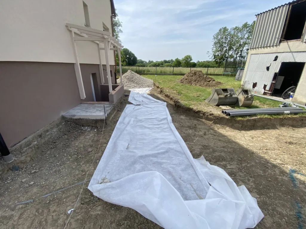 Transformez votre espace extérieur à Eschau avec notre service professionnel de pose d'enrobé