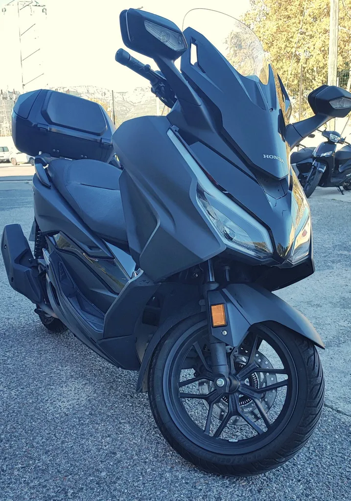 HONDA FORZA 125 TOP BOX DU 11/2023 AVEC 8100 KM