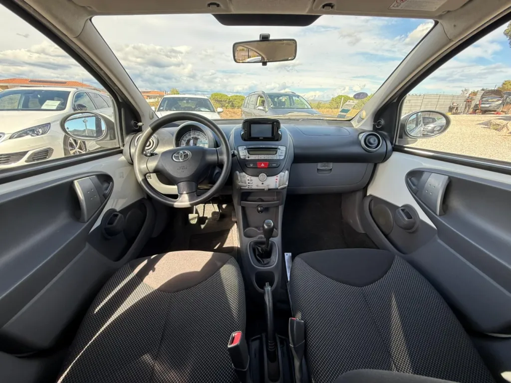 TOYOTA AYGO connect