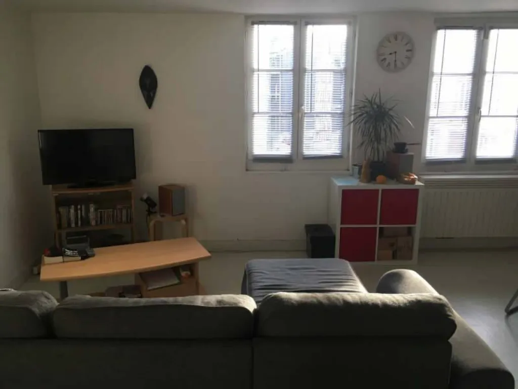 Situé au 2ème étage