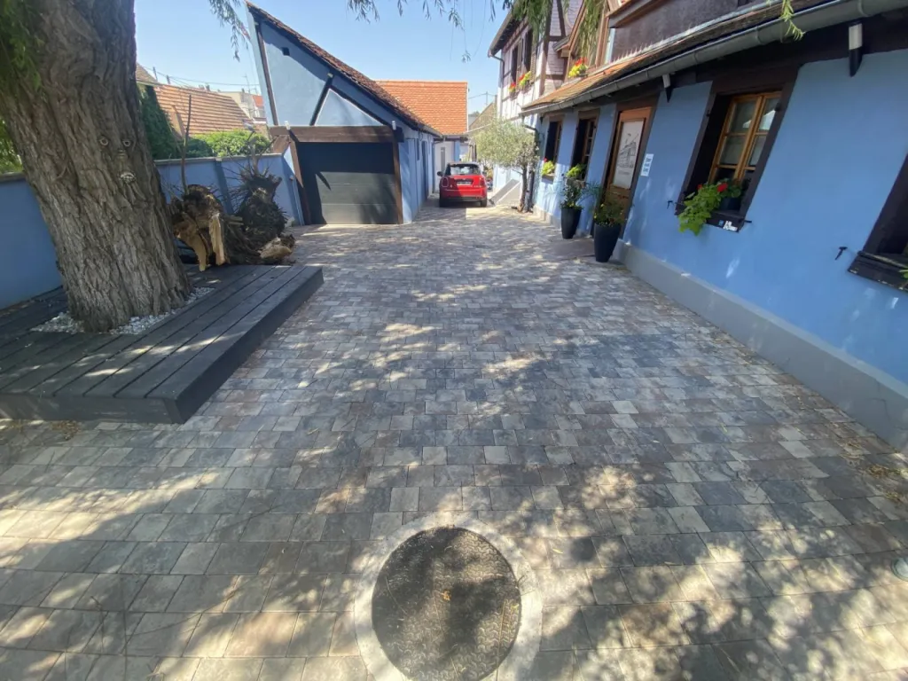 Réalisation d'une terrasse de restaurant en pavé à Strasbourg CLK 