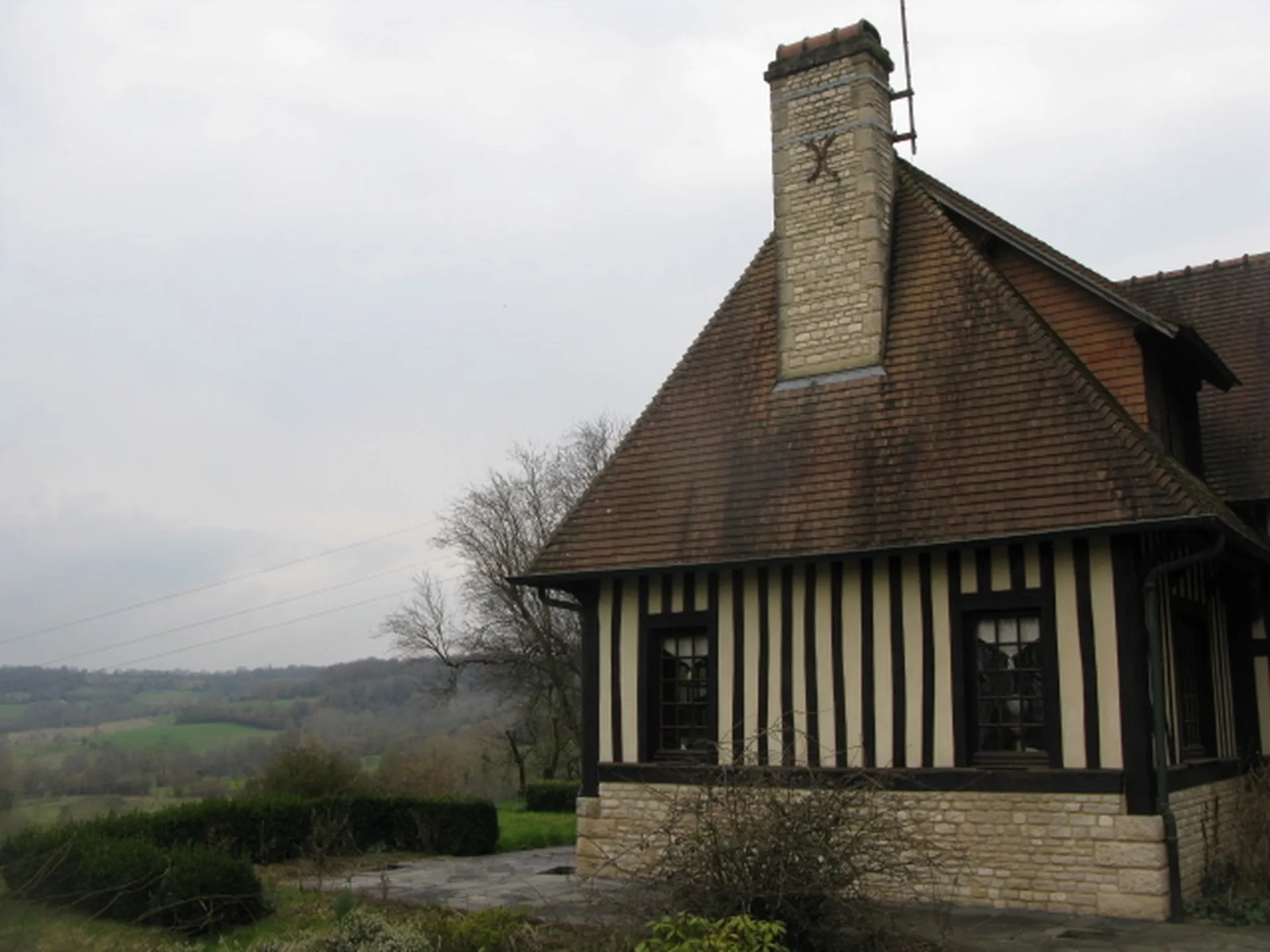 MAISON PAYS D'AUGE PROCHE MER ET TROUVILLE-SUR-MER