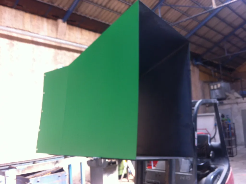 FABRICATION DANS NOS ATELIERS A MARTIGUES GOULOTTE REALISEE SUIVANT PLAN BOUCHES DUR RHONE