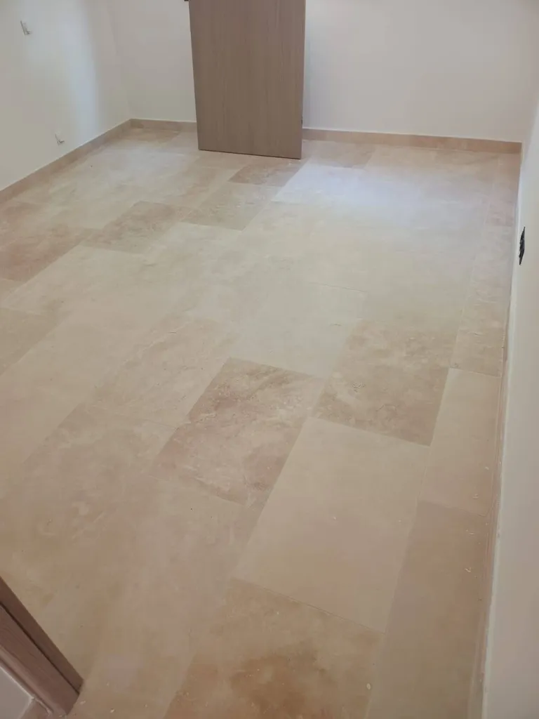 DALLAGES INTERIEURS TRAVERTIN BEIGE 1ER CHOIX CLASSIC FORMAT 61X40.6X1.2CM