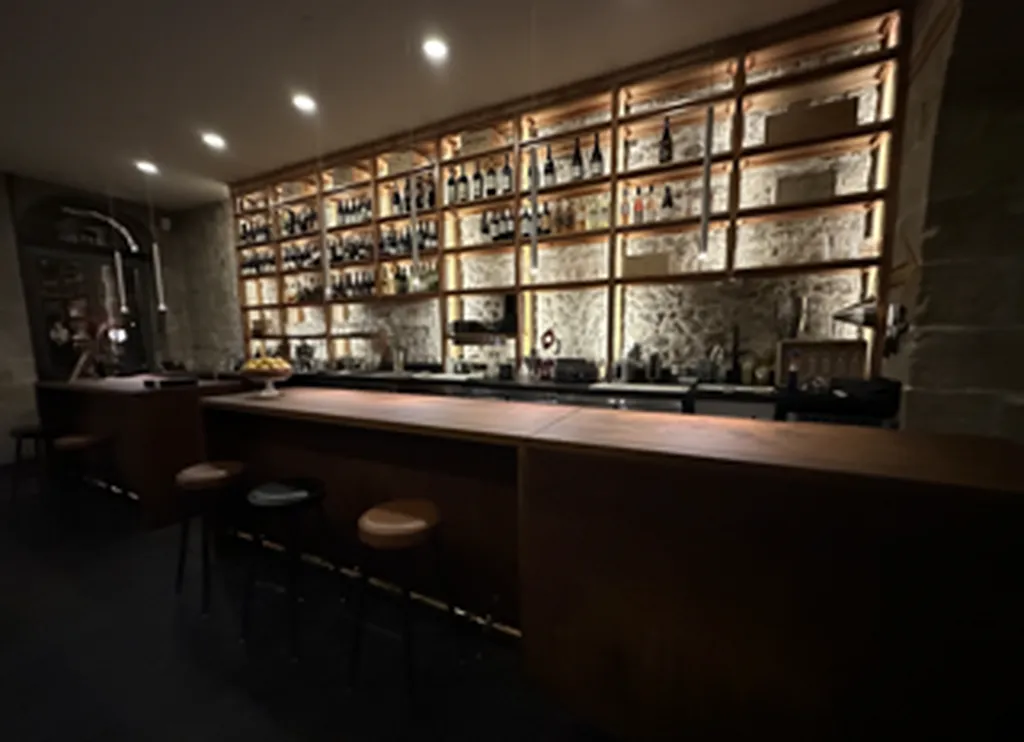 Bar sur mesure réalisé par Lacoste Agencement – Agencement de commerce à Bordeaux