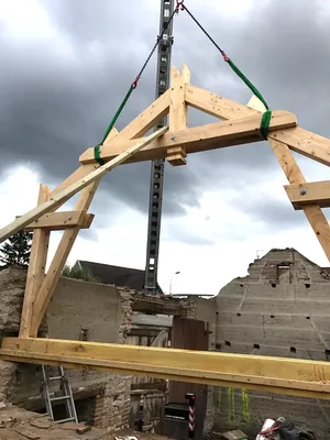 Fabrication de charpente traditionnelle sur mesure pour maisons et rénovations à Marseillan