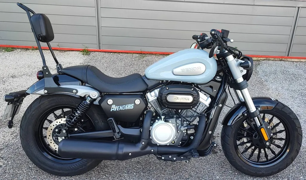 BENDA AVENGERS 125 DU 06/2025 AVEC 2300KM.