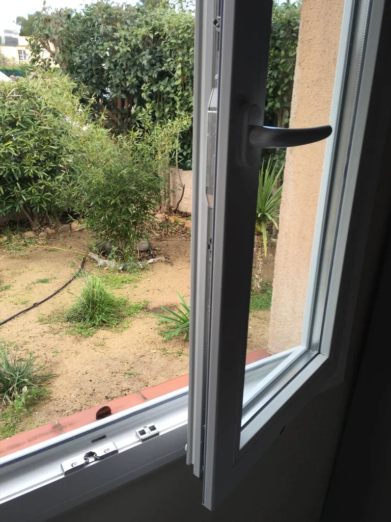 FENETRES PVC A DOUBLE VITRAGE A AIX-EN-PROVENCE