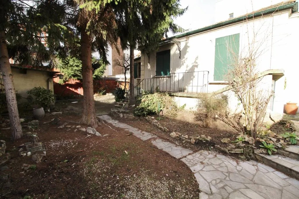 Maison à vendre proche de la Défense Courbevoie 92400