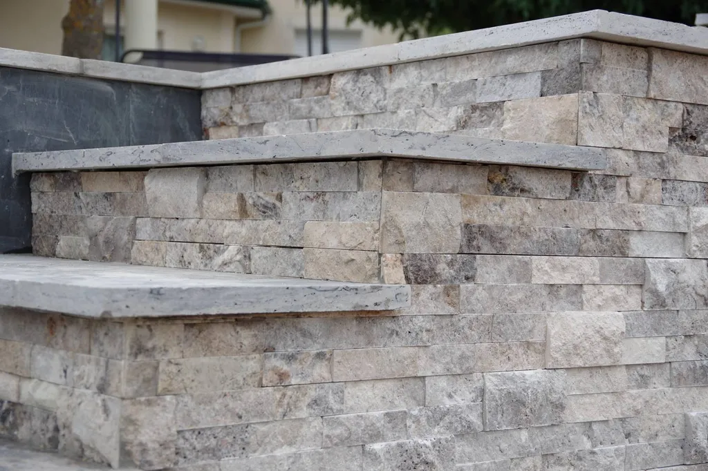 Acheter du parement en travertin gris sur Ambarès et Lagrave