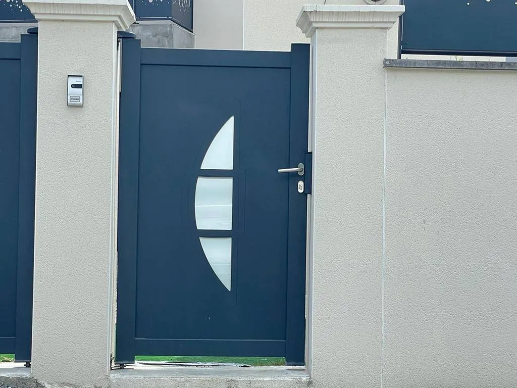 portillon gris anthracite ral 7016 à Tassin la demi lune proche de Lyon 